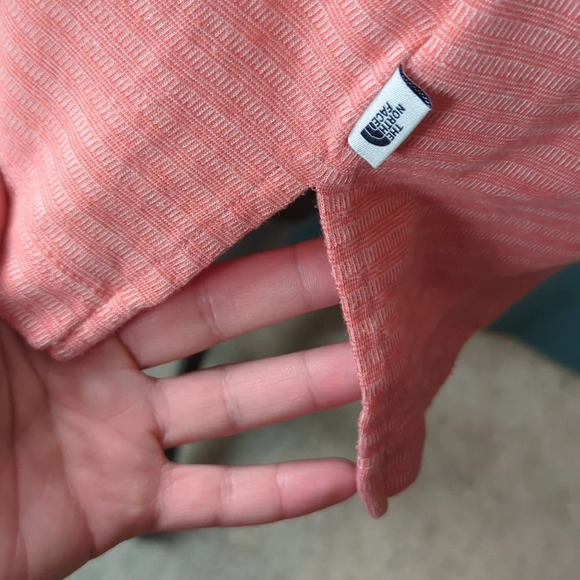 North Face Top. Large. EUC. - Picture 4 of 6